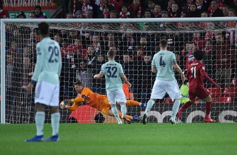19 02 2019 xkvx Football UEFA Champions League FC Liverpool FC Bayern Muenchen emspor v l Manuel New FC Bayern Muenchen Joshua Kimmich FC Bayern Muenchen Niklas Suele FC Bayern Muenchen Mohamed Salah FC Liverpool DFL DFB REGULATIONS PROHIBIT ANY USE OF PHOTOGRAPHS as IMAGE SEQUENCES and or QUASI VIDEO Liverpool
