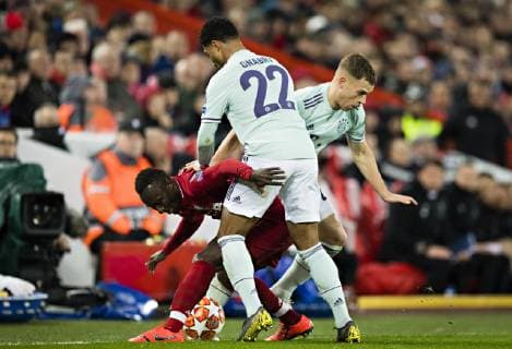 Liverpool 19 02 2019 Naby Keita Liverpool Serge Gnabry FCB Joshua Kimmich FCB FC Liverpool FC Bayern München