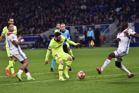 Tanguy Ndombele (lyon) vs Lionel Messi (barcelone) FOOTBALL : Lyon vs Barcelone - 8e de finale aller - Ligue des Champions - 19 02 2019 FredericChambert Panoramic 