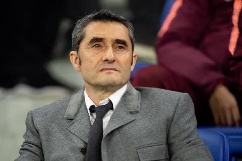Lyon France 19 02 2019 UEFA Champions League 2018 19 Season quarter-finals Olympique Lyon FC Barcelona coach Ernesto Valverde FCB watches DeFodi053