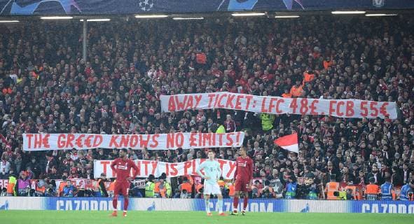 19 02 2019 xkvx Football UEFA Champions League FC Liverpool FC Bayern Munich emspor v l Fan posters Ticket prices 48 pounds at liverpool bayern 55euro DFL DFB REGULATIONS PROHIBIT ANY USE OF PHOTOGRAPHS as IMAGE SEQUENCES and or QUASI VIDEO Liverpool
