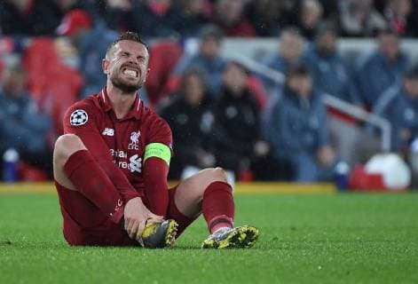 19 02 2019 xkvx Football UEFA Champions League FC Liverpool FC Bayern Munich emspor v l Jordan Henderson FC Liverpool injured injury DFL DFB REGULATIONS PROHIBIT ANY USE OF PHOTOGRAPHS as IMAGE SEQUENCES and or QUASI VIDEO Liverpool
