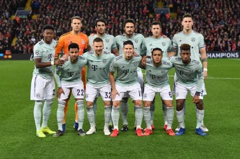 FOOTBALL CHAMPIONS LEAGUE SAISON 2018 2019 ACHTELFINAL HINSPIEL FC Liverpool FC Bayern Muenchen 19 02 2019 Team photo FC Bayern Muenchen back row from left David Alaba goalkeeper Manuel Neuer Javi Martinez Mats Hummels Robert Lewandowski and Niklas Suele front row from left Serge Gnabry Joshua Kimmich James Rodriguez Thiago Alcantara and Kingsley Coman