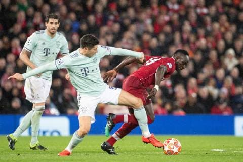 Robert Lewandowski of FC Bayern Munchen, Sadio Mane of Liverpool FC during the UEFA Champions League round of 16 match between Liverpool FC and Bayern Munich at Anfield on February 19, 2019 in Liverpool, United Kingdom UEFA Champions League 2018 2019 xVIxVIxImagesx xTomxBodexMultimediaxIVx 13681291