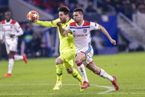 Lyon x Barcelona LYON, LY - 19.02.2019: LYON X BARCELONA - Lionel Messi of Barcelona and Dubois of Lyon during the match between Lyon and Barcelona held at Parc Olympique Lyonnais in Lyon. The match is valid for the octaves of the Champions League 2018 2019. (Photo: Richard Callis Fotoarena) x1683552x  RichardxCallis