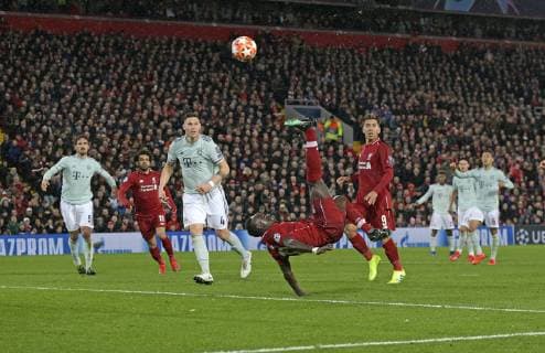 19 02 2019 Football UEFA Champions League 2018 2019 Round of 16 FC Liverpool FC Bayern München Anfield Stadium in Liverpool England Sadio Mane FC Liverpool li Niklas Süle FC Bayern München re Roberto Firmino FC Liverpool DFL and DFB regulations prohibit any use of photographs as image sequences and or quasi video
