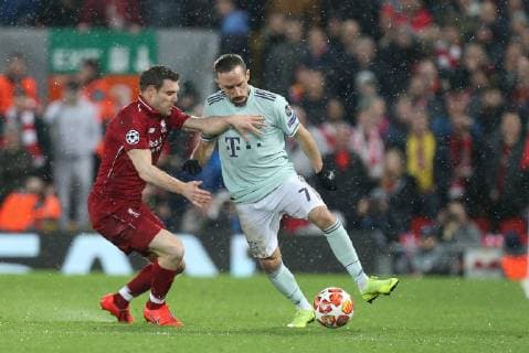 l r in duel action with James Milner 7 Liverpool FC and Franck Ribery 7 FC Bayern Muenchen Liverpool FC vs. FC Bayern Muenchen Football Champions League Round of 16 19 02 2019 Liverpool Liverpool England Copyright: xkolbert-press ChristianxKolbertx