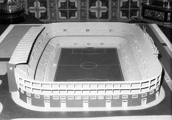 SPAIN FOOTBALL SEVILLE 08 10 1974 Model of the Ramón Sánchez Pizjuán stadium, a sports complex of Sevilla FC which was inaugurated in 1958 without having completed its construction and whose works have now been resumed under the chairmanship of Eugenio Montes so that it reaches its maximum capacity and can house more than 70 000 spectators EFE ACHTUNG NUR REDAKTIONELLE NUTZUNG  Copyright: xx Sanchez Pizjuan_01