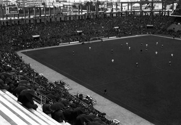 ESPAÑA FÚTBOL: SEVILLA, FOTO SIN FECHA, HACIA 1959 .- El Sevilla FC disputa un partido en su recientemente inaugurado Estadio Ramón Sánchez Pizjuán. EFE !ACHTUNG: NUR REDAKTIONELLE NUTZUNG! *** SPAIN FOOTBALL SEVILLE PHOTO WITHOUT DATE TO 1959 Sevilla FC plays a match in its recently inaugurated Ramón Sánchez Pizjuán Stadium EFE ACHTUNG NUR REDAKTIONELLE NUTZUNG  Copyright: xx Sanchez Pizjuan_08