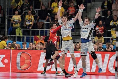v li Andre Schmid Andy Schmid RNL 2 Krzysztof Lijewski Kielce 19 Artsem Karalek Kielce 50 Action Action Game scene Handball Champions League Rhein Neckar Löwen PGE Vive Kielce xozx