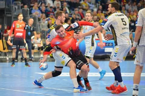 Rhein Neckar Loewen PGE Vive Kielce Rhein Neckar Loewe Jannik Kohlbacher No 80 against Kielce in the Champions League Rhein Neckar Loewen PGE Vive Kielce Mannheim 20 02 19 Handball Champions League Group Phase Mannheim Baden Wuerttemberg Germany SAP Arena