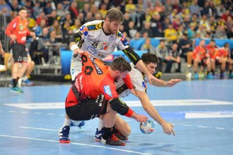 Rhein Neckar Loewen PGE Vive Kielce Rhein Neckar Loewe Jannik Kohlbacher No 80 against Kielce in the Champions League Rhein Neckar Loewen PGE Vive Kielce Mannheim 20 02 19 Handball Champions League Group Phase Mannheim Baden Wuerttemberg Germany SAP Arena