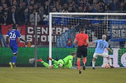 20 02 2019 Football UEFA Champions League Season 2018 2019 Round of sixteen first leg FC Schalke 04 Manchester City Sergio Agueero Sergio Agüero Manchester City re scored against goalkeeper Ralf Faehrmann Ralf Fährmann Schalke 04 goal to 0 1 Team2