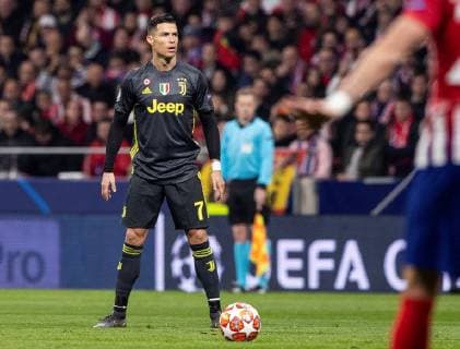 epa07383871 Juventus Cristiano Ronaldo in action during the UEFA Champions League round of 16 first leg match between Atletico de Madrid and Juventus at Wanda Metropolitano stadium in Madrid, Spain, 20 February 2019. Atletico de Madrid vs Juventus !ACHTUNG: NUR REDAKTIONELLE NUTZUNG!  Copyright: xRodrigoxJimenezx GRAF905 20190220-636862951759442021