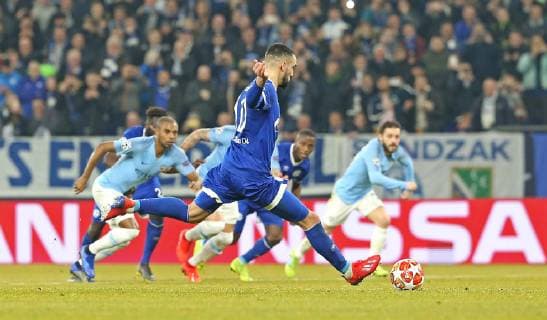 20 02 2019 Soccer UEFA Champions League 2018 2019 Round of 16 FC Schalke 04 Manchester City at the VELTINS Arena Gelsenkirchen Goal to 1 1 by Foulelfmeter Scorer Nabil Bentaleb Schalke DFL and DFB regulations prohibit any use of photographs as image sequences and or quasi video