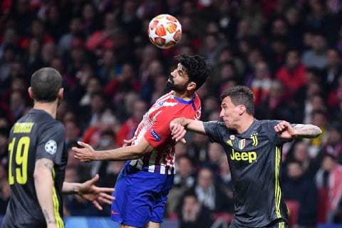 Photo Alfredo Falcone - LaPresse20 02 2019 Roma (Italy SoccerAtletico Madrid - JuventusUefa Champions League 2018 2019 - Wanda Metropolitano Stadium of MadridIn the pic:diego costa and mandzukic  Copyright: xAlfredoxFalconex-xLaPressex