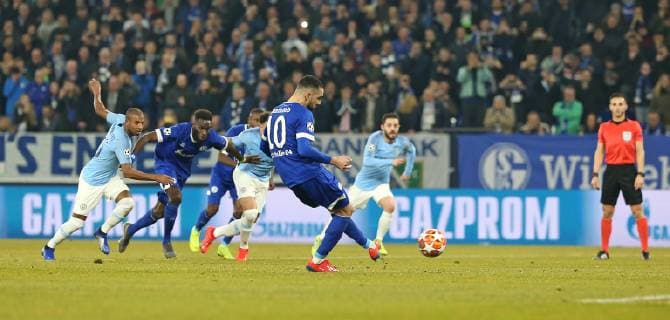 20 02 2019 Soccer UEFA Champions League 2018 2019 Round of 16 FC Schalke 04 Manchester City at the VELTINS Arena Gelsenkirchen Goal to 2 1 by Foulelfmeter Scorer Nabil Bentaleb Schalke DFL and DFB regulations prohibit any use of photographs as image sequences and or quasi video