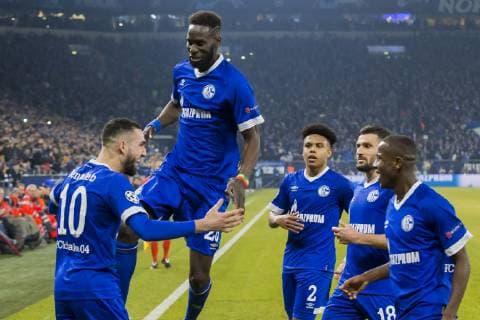 GELSENKIRCHEN, Veltins Arena, 20-02-2019 , season 2018 2019 , UEFA Champions League. players Schalke celebrating the goal scored 2-1 by Schalke 04 player Nabil Bentaleb (L) during the match Schalke - Manchester City Schalke - Manchester City  x2837664x