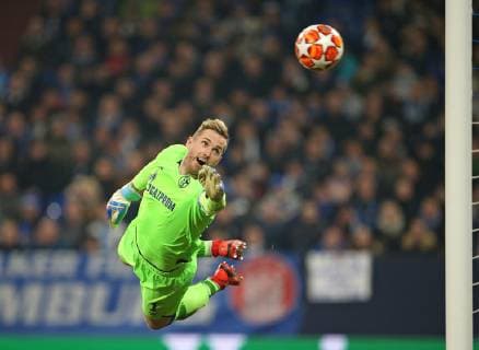 20 02 2019 Football UEFA Champions League 2018 2019 Round of 16 FC Schalke 04 Manchester City in the VELTINS Arena Gelsenkirchen Goal to 2 2 Goalkeeper Ralf Fährmann Schalke DFL and DFB regulations prohibit any use of photographs as image sequences and or quasi video