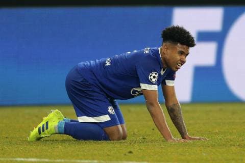 Weston McKennie Schalke kneels stricken on the field at FC Schalke 04 vs Manchester City Football Champions League round of sixteen 20 02 2019 FC Schalke 04 vs Manchester City Football Champions League round of sixteen 20 02 2019 Gelsenkirchen Copyright: xEIBNER MarioxHommesx EP_MHS