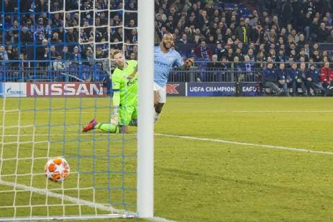 GELSENKIRCHEN, Veltins Arena, 20-02-2019 , season 2018 2019 , UEFA Champions League. Manchester City player Raheem Sterling (r) scores 2-3, Schalke 04 goalkeeper Ralf Fahrmann (L) is too late during the match Schalke - Manchester City Schalke - Manchester City  x2838052x