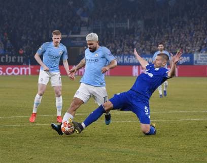 20 02 2019 Football UEFA Champions League Season 2018 2019 Round of 16 First leg FC Schalke 04 Manchester City 2 3 Matija Nastasic FC Schalke 04 re against Sergio Agueero Sergio Agüero Manchester City Team2