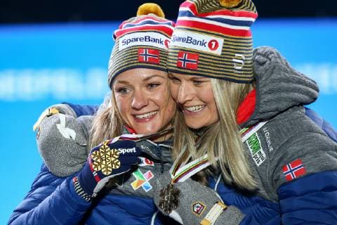 Nordische Ski WM in Seefeld, Langlauf Sprint Damen, Siegerehrung NORDIC SKIING - FIS Nordic World Ski Championships Seefeld 2019 SEEFELD,AUSTRIA,22.FEB.19 - NORDIC SKIING, CROSS COUNTRY SKIING - FIS Nordic World Ski Championships, medal plaza, award ceremony, sprint, ladies. Image shows Maiken Caspersen Falla (NOR) and Mari Eide (NOR). Keywords: medal. GEPAxpictures xCh.xKelemen