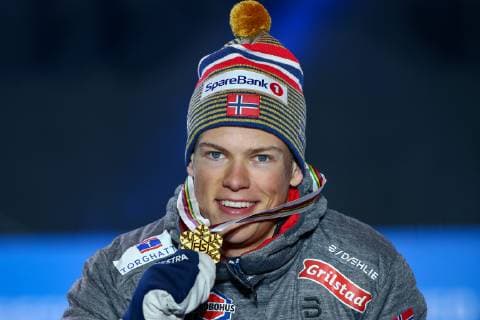 Nordische Ski WM in Seefeld, Langlauf Sprint Herren, Siegerehrung NORDIC SKIING - FIS Nordic World Ski Championships Seefeld 2019 SEEFELD,AUSTRIA,22.FEB.19 - NORDIC SKIING, CROSS COUNTRY SKIING - FIS Nordic World Ski Championships, medal plaza, award ceremony, sprint, men. Image shows Johannes Hoesflot Klaebo (NOR). Keywords: medal. GEPAxpictures xCh.xKelemen