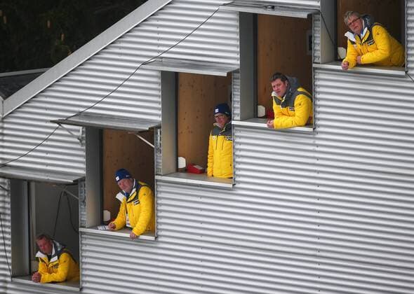 Sport Themen der Woche KW08 Sport Bilder des Tages NORDIC SKIING - FIS Nordic World Ski Championships Seefeld 2019 INNSBRUCK,AUSTRIA,22.FEB.19 - NORDIC SKIING, Ski jumping Skispringen Ski nordisch - FIS Nordic World Ski Championships, qualification, large hill. Image shows the judges. GEPAxpictures xThomasxBachun
