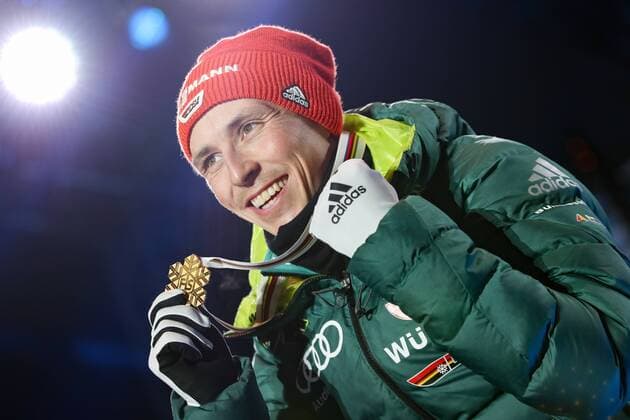 Sport Themen der Woche KW08 Sport Bilder des Tages NORDIC SKIING - FIS Nordic World Ski Championships Seefeld 2019 SEEFELD,AUSTRIA,22.FEB.19 - NORDIC SKIING, NORDIC COMBINED - FIS Nordic World Ski Championships, medal plaza, award ceremony, 10km Gundersen, large hill. Image shows Eric Frenzel (GER). Keywords: medal. GEPAxpictures xChristianxWalgram