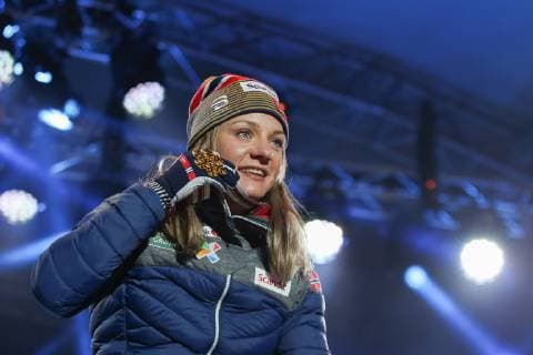 Nordische Ski WM in Seefeld, Langlauf Sprint Damen, Siegerehrung NORDIC SKIING - FIS Nordic World Ski Championships Seefeld 2019 SEEFELD,AUSTRIA,22.FEB.19 - NORDIC SKIING, CROSS COUNTRY SKIING - FIS Nordic World Ski Championships, medal plaza, award ceremony, sprint, ladies. Image shows Maiken Caspersen Falla (NOR). Keywords: medal. GEPAxpictures xChristianxWalgram