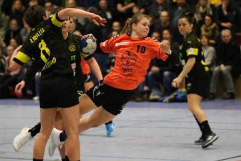 middle Jennifer Kämpf Leverkusen throwing handball 1 Bundesliga womens handball Borussia Dortmund vs. Bayer 04 Leverkusen Herdecke Sporthalle Bleichstein 22 02 2019 Herdecke Sporthalle Bleichstein NRW Germany