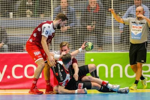 In the fight for the ball v l Tom Skroblien Essen 52 Luca Witzke Essen 7 and Jo Gerrit Genz Luebbecke 5 at the game TUSEM Essen vs TuS N Luebbecke Handball 2 Bundesliga 22 02 2019 TUSEM Essen vs TuS N Luebbecke Handball 2 Bundesliga 22 02 2019 Essen Copyright: xEIBNER MarioxHommesx EP_MHS