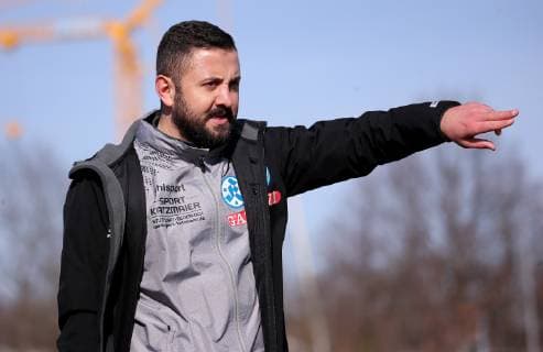BAU 23.02.2019 Stuttgart-Degerloch Fußball U17 U 17 SV Stuttgarter Kickers vs. FC Bayern München, Trainer Mustafa Ünal (Kickers) *** BAU 23 02 2019 Stuttgart Degerloch Football U17 SV Stuttgarter Kickers vs FC Bayern Munich Coach Mustafa Ünal Kickers