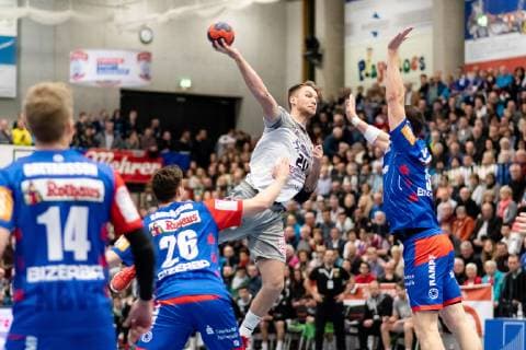 Lukas Saueressig HBW Balingen Weilstetten 26 Nils Kretschmer HC Elbflorenz Dresden 20 HBW Balingen Weilstetten vs HC Elbflorenz Dresden Handballl DKB Men 2 Bundesliga 23 Spieltag Saison 18 19 GER 23 02 2019 HBW Balingen Weilstetten vs HC Elbflorenz Dresden Handballl DKB Men 2 Bundesliga 23 Spieltag Saison 18 19 GER 23 02 2019 Balingen Copyright: xEIBNER WolfgangxFrankx EP_WFK