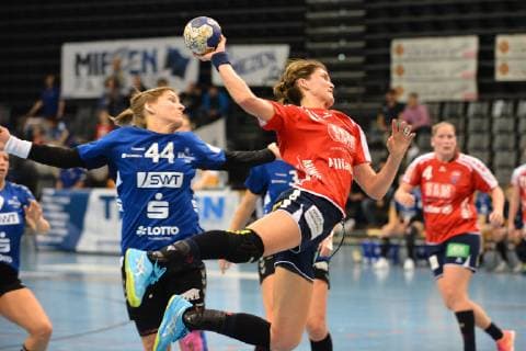 Handball 2 Bundesliga DJK MJC Trier Herrenberg Zilinskaite Jurate Herrenberg gg Zrnec Maja Trier in blue GER DJK MJC Trier SG H2Ku Herrenberg 2 Bundesliga Women 23 02 2019 Trier Copyright: xEIBNER Hans_Kraemerx EP_eer