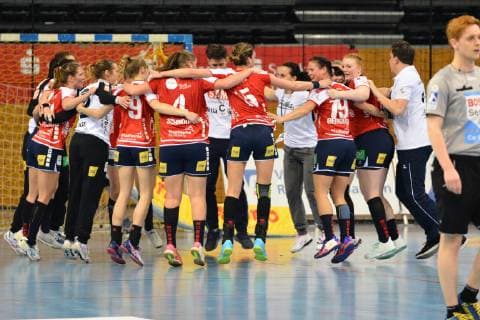 Handball 2 Bundesliga DJK MJC Trier Herrenberg celebrate after end of match GER DJK MJC Trier SG H2Ku Herrenberg 2 Bundesliga Women 23 02 2019 Trier Copyright: xEIBNER Hans_Kraemerx EP_eer