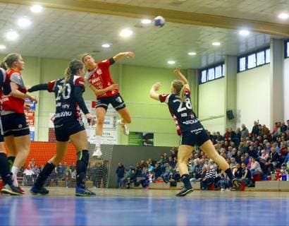 Scored by Melina Fabisch Beyeröhde Handball Women 2 League 2018 19 BSV Saxony Zwickau TV Beyeröhde Wuppertal 25 26 at 23 2 2019 BSV Saxony Zwickau TV Beyeröhde Wuppertal