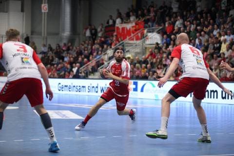 Julius Lindskog Andersson TuS Ferndorf 32 vs Markus Fuchs ASV Hamm Westfalen 6 right ASV Hamm Westfalen vs TuS Ferndorf Handball 2 Bundesliga 23 02 2019 ASV Hamm Westfalen vs TuS Ferndorf Handball 2 Bundesliga 23 02 2019 Hamm Copyright: xEIBNER JanxStrohdiekx EP_JSK