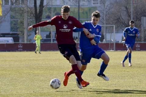 23.02.2019 - Fussball - Saison 2018 2019 - B-Junioren U17 U 17 - Bundesliga Süd Südwest - 18. Spieltag: 1. FC Nürnberg FCN ( Club ) - SpVgg Unterhaching - - David Ismail (10, 1.FC Nürnberg FCN ) Viktor Zentrich (5, SpVgg Unterhaching , rechts ) *** 23 02 2019 Football Season 2018 2019 B Juniors U17 Bundesliga South Southwest 18 Matchday 1 FC Nuremberg FCN Club SpVgg Unterhaching David Ismail 10 1 FC Nuremberg FCN Viktor Zentrich 5 SpVgg Unterhaching right