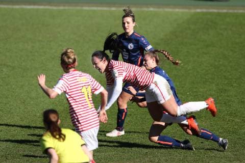 Sport 1 FC Cologne vs. 1 FFC Turbine Potsdam II Football 2 Bundesliga Women Franz Kremer Stadium Middle Peggy Nietgen 1 FC Cologne 24 02 2019