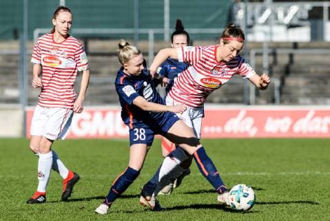 v li Laura Lindner Turbine Potsdam II 38 Sonja Giraud FC Köln 9 duel duel tackle tackling dynamics action action football 2 women Bundesliga 1 FC Köln Turbine Potsdam II DFB REGULATIONS PROHIBIT ANY USE OF PHOTOGRAPHS AS IMAGE SEQUENCES AND OR QUASI VIDEO xmhx