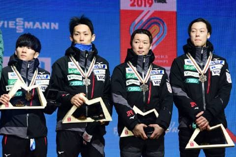2019.02.24 Seefeld Innsbruck Mistrzostwa Swiata w Narciarstwie Klasycznym Seefeld 2019 Konkurs druzynowy na duzej skoczni Bergisel HS130 - ceremonia medalowa N z Yukiya Sato, Daiki Ito, Junshiro Kobayashi, Ryoyu Kobayashi Foto Martyna Szydlowska Newspix 2019.02.24 Seefeld Innsbruck FIS Nordic World Ski Championship Seefeld 2019 Team competition large hill Bergisel HS130 - medal ceremony Yukiya Sato, Daiki Ito, Junshiro Kobayashi, Ryoyu Kobayashi Credit: Martyna Szydlowska Newspix --- Newspix.pl  20190224_MS_107