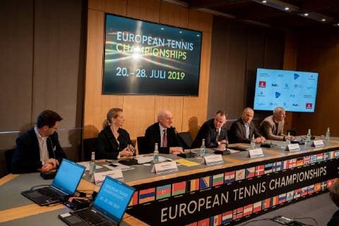 Opening press conference for the Tennis Hamburg Open 2019 DTB Deutscher Tennisbund MatchMaker Sports GmbH and Senate give outlook on the upcoming tournament Tennis tournament at Rothenbaum Rotherbaum Marcel Meinert Sandra Reichel Peter Michael Reichel Andy Grote Vladimir Dmitriev Klaus Eberhard from left Opening press conference for the Tennis Hamburg Open 2019 DTB Deutscher Tennisbund MatchMaker Sports GmbH and Senate give outlook on the upcoming tournament Tennis tournament at Rothenbaum Rotherbaum Hamburg Hamburg Germany City Hall