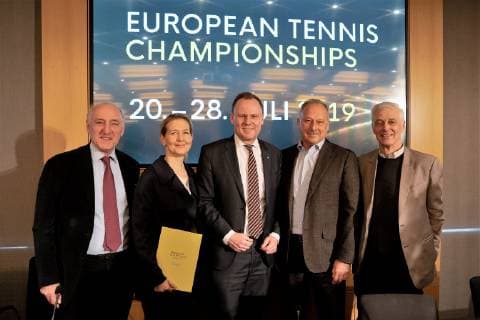 Opening press conference for the Tennis Hamburg Open 2019 DTB Deutscher Tennisbund MatchMaker Sports GmbH and Senate give outlook on the upcoming tournament Tennis tournament at Rothenbaum Rotherbaum Peter Michael Reichel Sandra Reichel Vladimir Dmitriev Andy Grote Klaus Eberhard from left Opening press conference for the Tennis Hamburg Open 2019 DTB Deutscher Tennisbund MatchMaker Sports GmbH and Senate give outlook on the upcoming tournament Tennis tournament at Rothenbaum Rotherbaum Hamburg Hamburg Germany City Hall