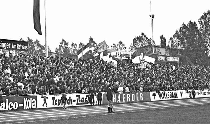 From Regionalliga Nord 1969 season 70 VfL Wolfsburg Weiß against VfL Osnabrück 3 3 on 05 10 1969 in VfL Stadium In photo WOB and Osnabrück fans next to each other