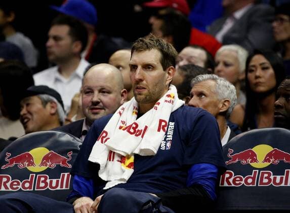 February 25, 2019 - Los Angeles, California, U.S - Dallas Mavericks Dirk Nowitzki (41) sits on the bench during an NBA Basketball Herren USA basketball game between Los Angeles Clippers and Dallas Mavericks Monday, Feb. 25, 2019, in Los Angeles. NBA 2019: Clippers 121:112 Mavericks - ZUMAc68_ 20190225_zaf_c68_050 Copyright: xRingoxChiux