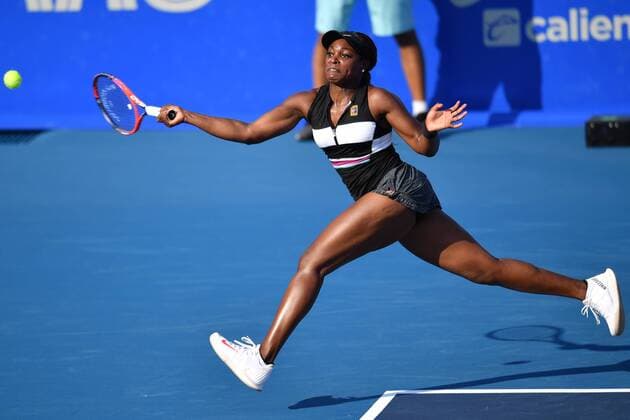 Sport Themen der Woche KW09 Sport Bilder des Tages (190227) -- ACAPULCO, Feb. 27, 2019 (Xinhua) -- Sloane Stephens of the United States hits a return during the women s singles first round match between Sloane Stephens of the United States and Pauline Parmentier of France at the 2019 Mexican Open tennis tournament in Acapulco, Mexico, on Feb. 26, 2019. Sloane Stephens won 2-0. (Xinhua Xin Yuewei) (SP)MEXICO-ACAPULCO-TENNIS-MEXICAN OPEN 