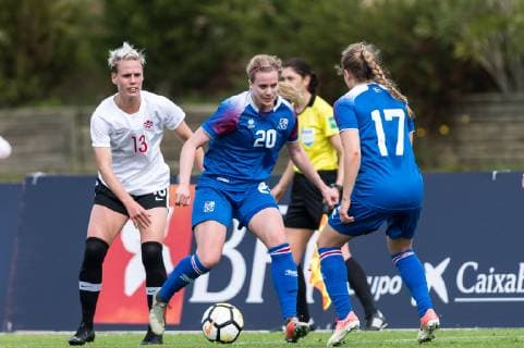(L-R) Sophie Schmidt of Canada women, Berglind Bjorg Thorvaldsdottir of Iceland women, Agla Maria Albertsdottir of Iceland women during the Algarve Cup 2019 match between Canada and Iceland at Estadio Municipal Bela Vista on February 27, 2019 in Parchal, Portugal Algarve Cup 2019 2018 2019 xVIxVIxImagesx xGerritxvanxKeulenxIVx 13759022