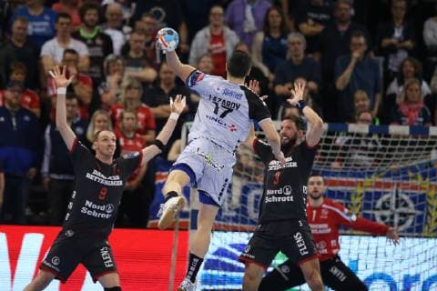 SG Flensburg Handewitt vs. HBC Nantes Handball EHF Champions League Group Phase 27 02 19 Kiril Lazarov HBC Nantes 17 against Tobias Karlsson SG Flensburg Handewitt 03 and Holger Glandorf SG Flensburg Handewitt 09 xmmkx